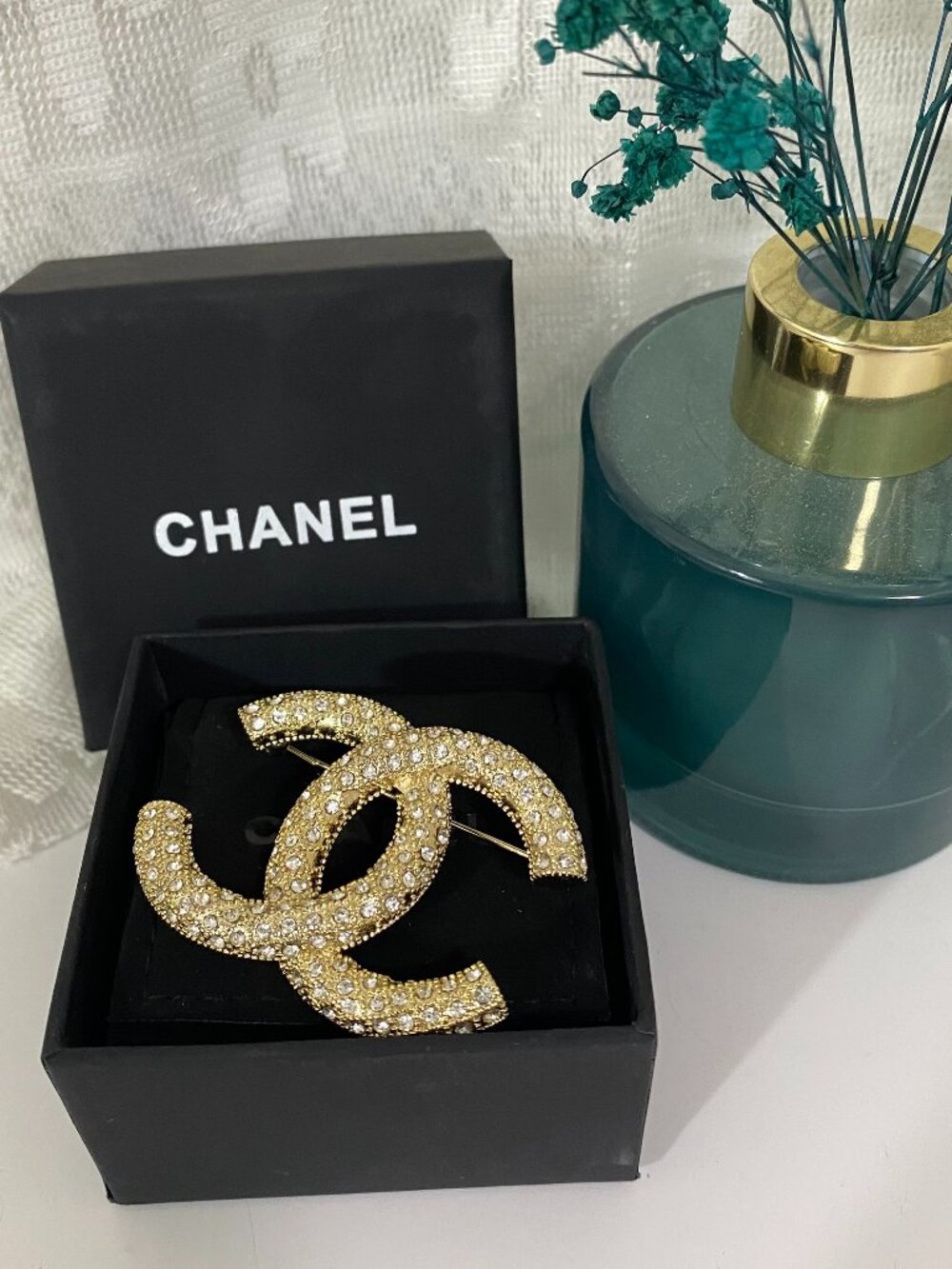 💕Chanel brooch💕